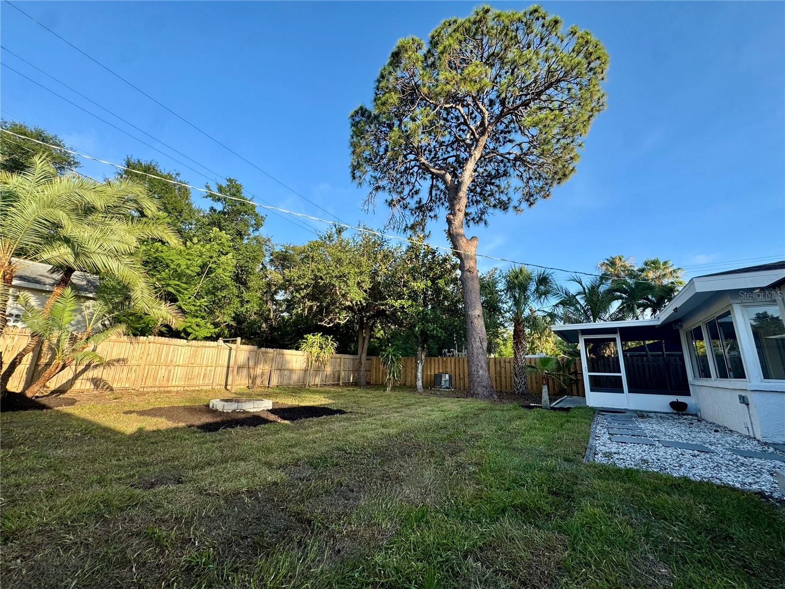 4722 STEVENS DR — photo 17