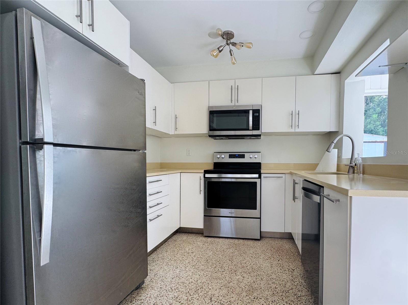 4722 STEVENS DR — photo 6