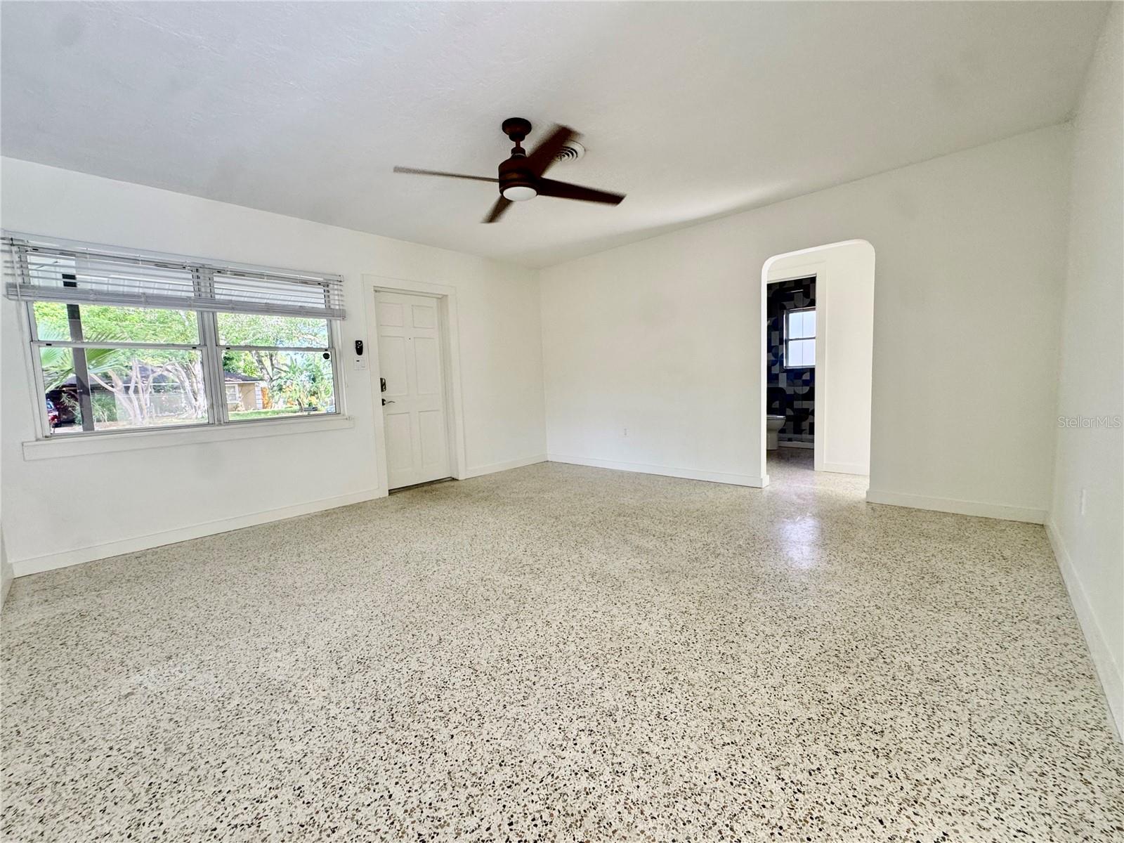 4722 STEVENS DR — photo 3