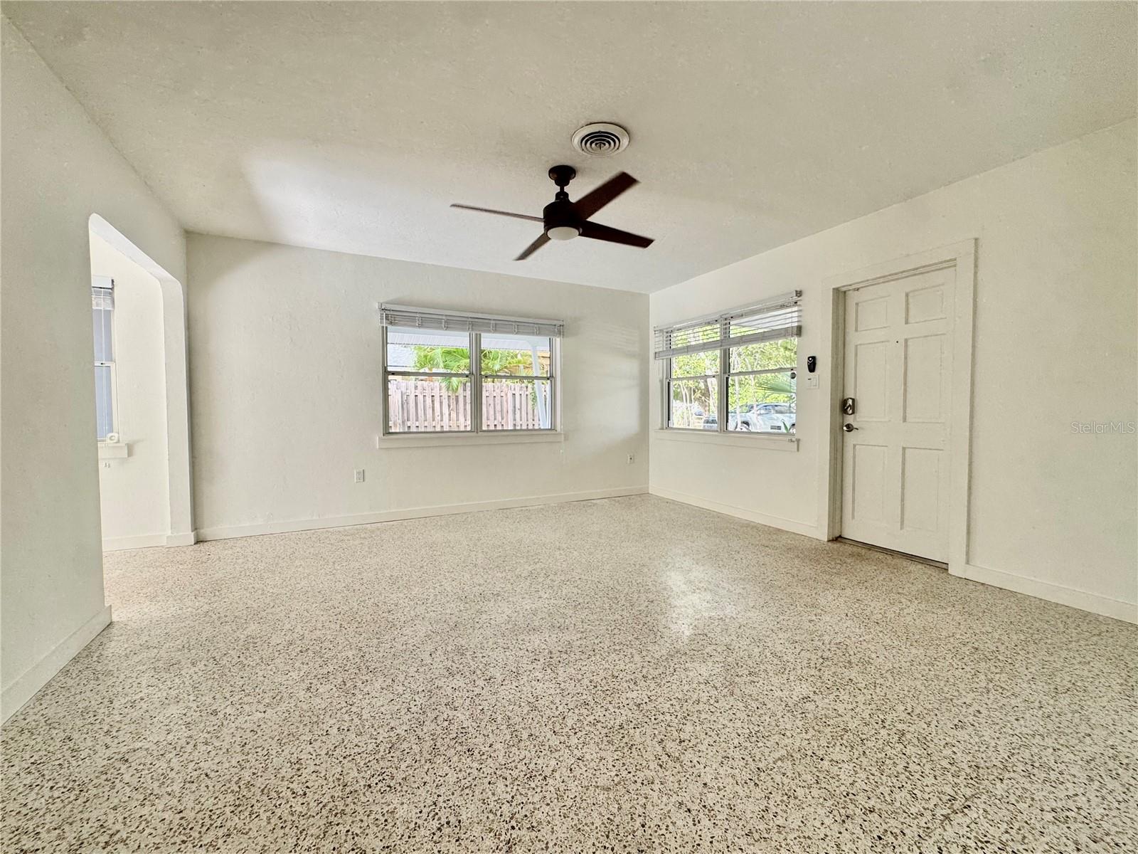 4722 STEVENS DR — photo 4