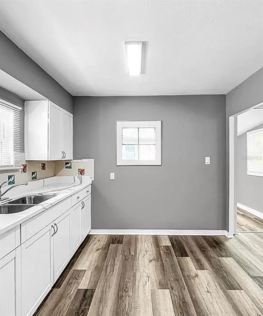 602 S PROSPECT AVE — photo 9