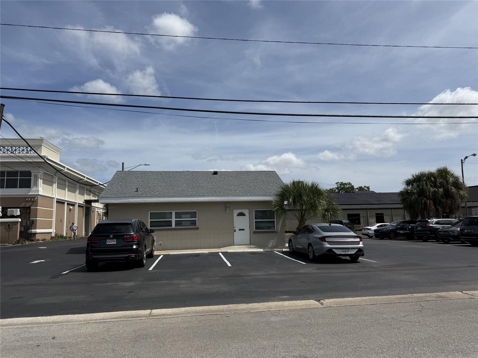 1240 ROGERS ST — photo 2