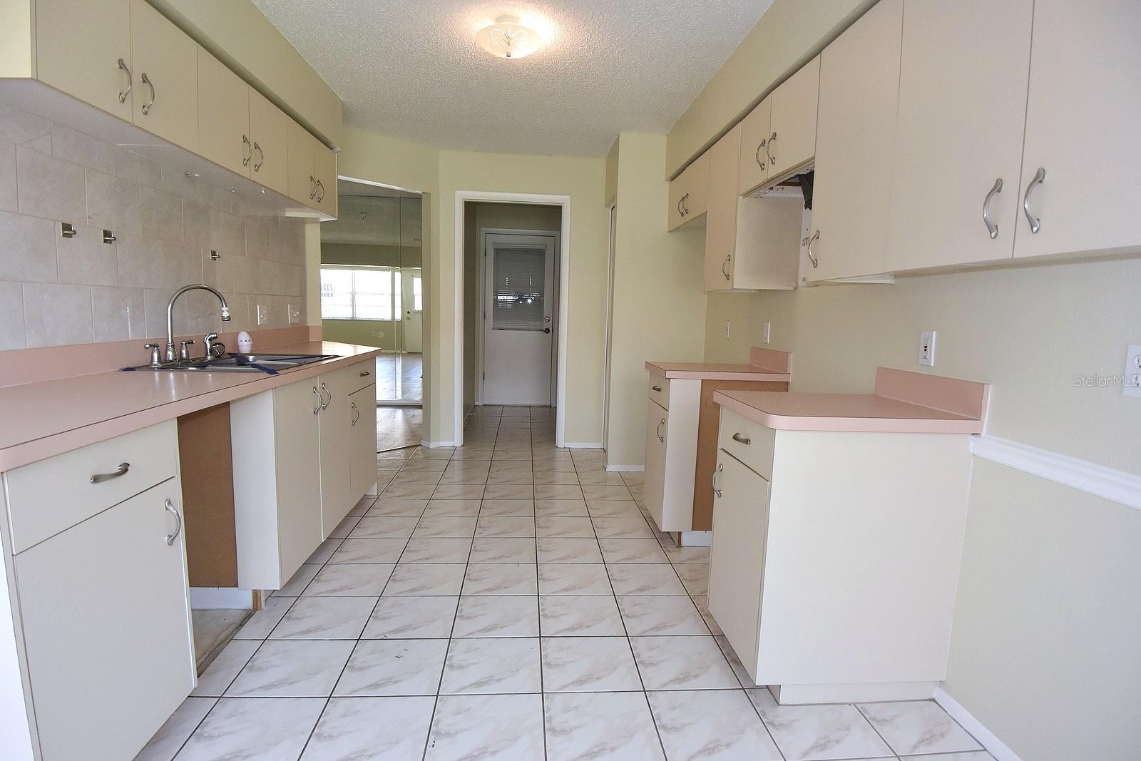 9027 WARWICK LN — photo 20