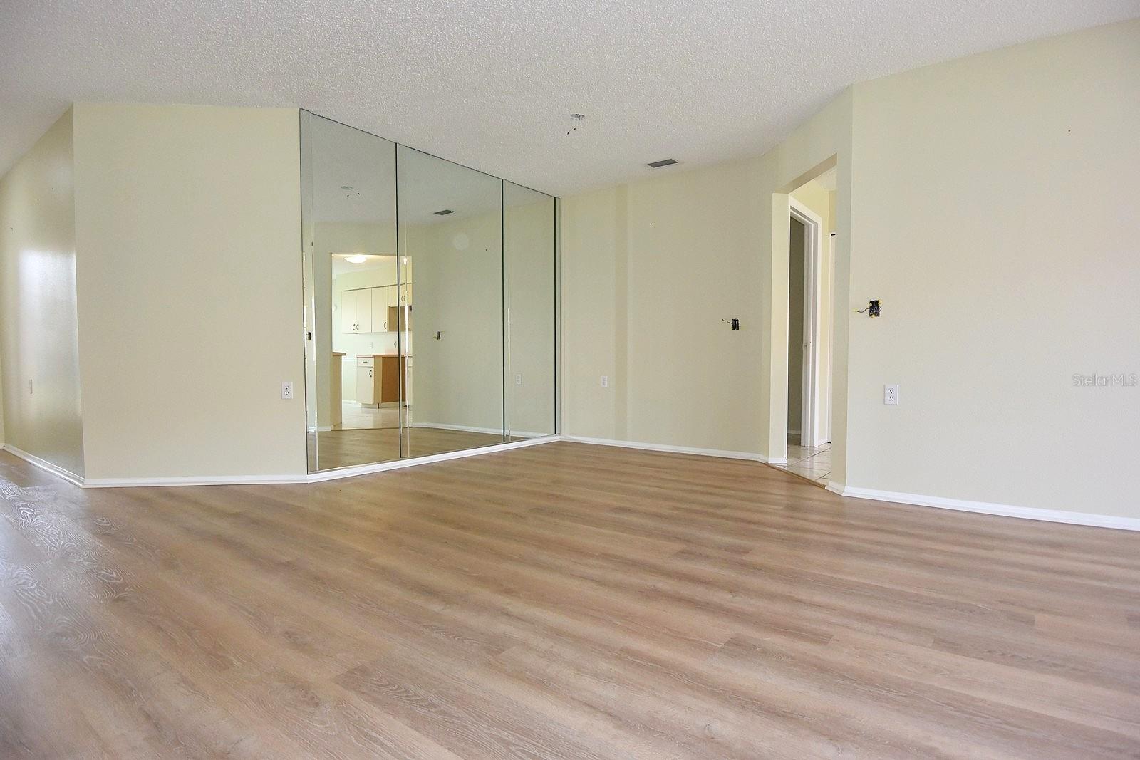 9027 WARWICK LN — photo 9