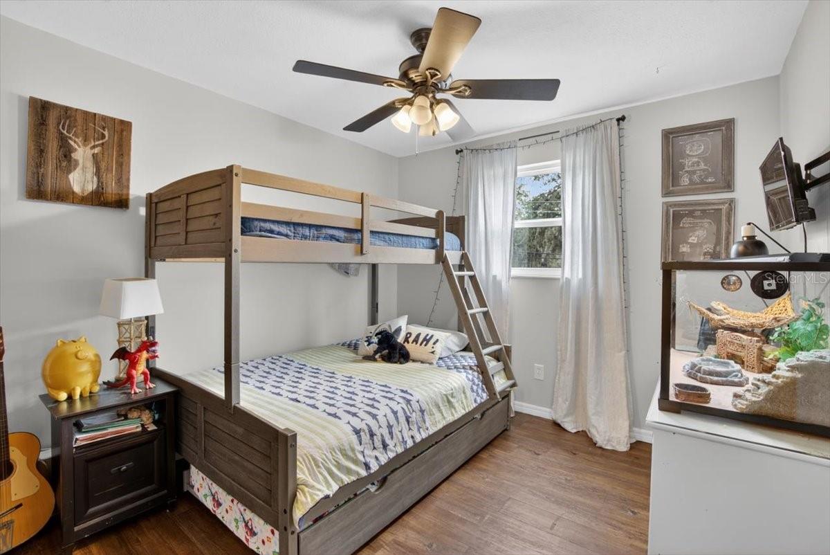 115 W BRENTRIDGE DR — photo 31