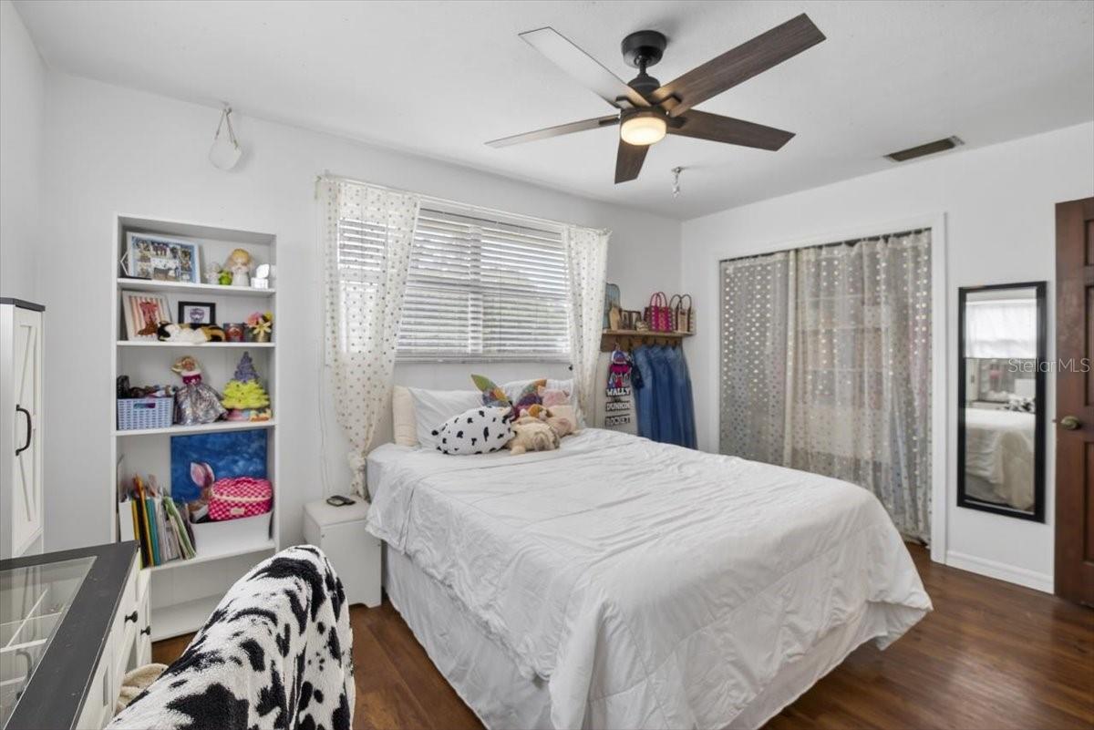 115 W BRENTRIDGE DR — photo 30
