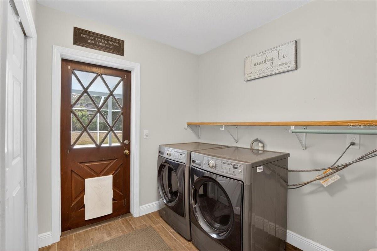 115 W BRENTRIDGE DR — photo 52
