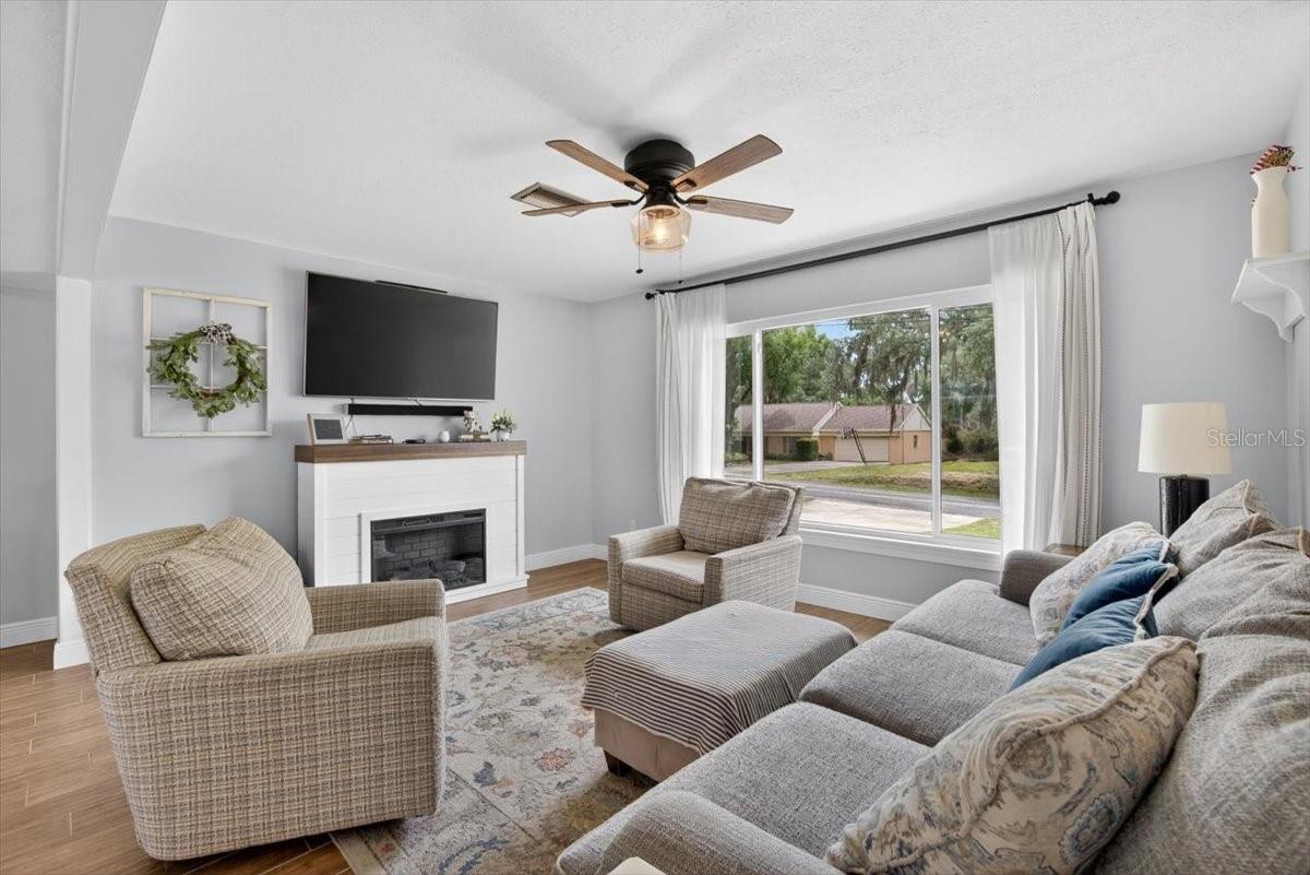 115 W BRENTRIDGE DR — photo 17