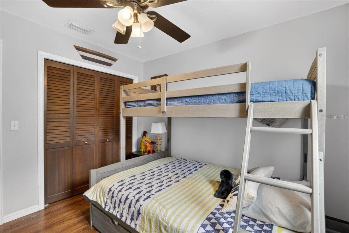115 W BRENTRIDGE DR — photo 32