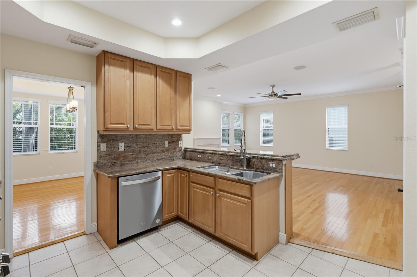 2889 BAYSHORE TRAILS DR — photo 16