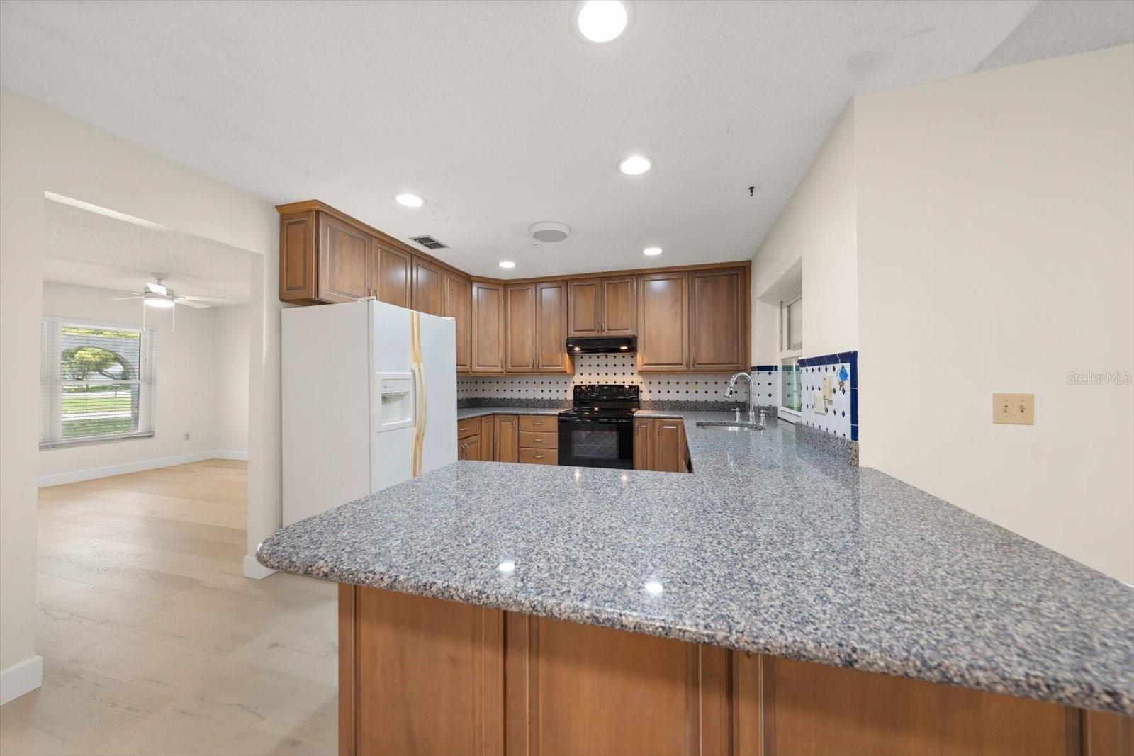 3408 CULLENDALE DR — photo 7
