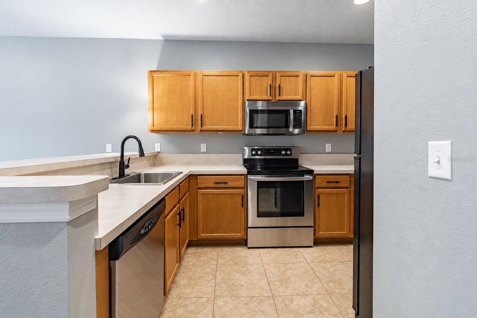 8116 STONE PATH WAY — photo 10