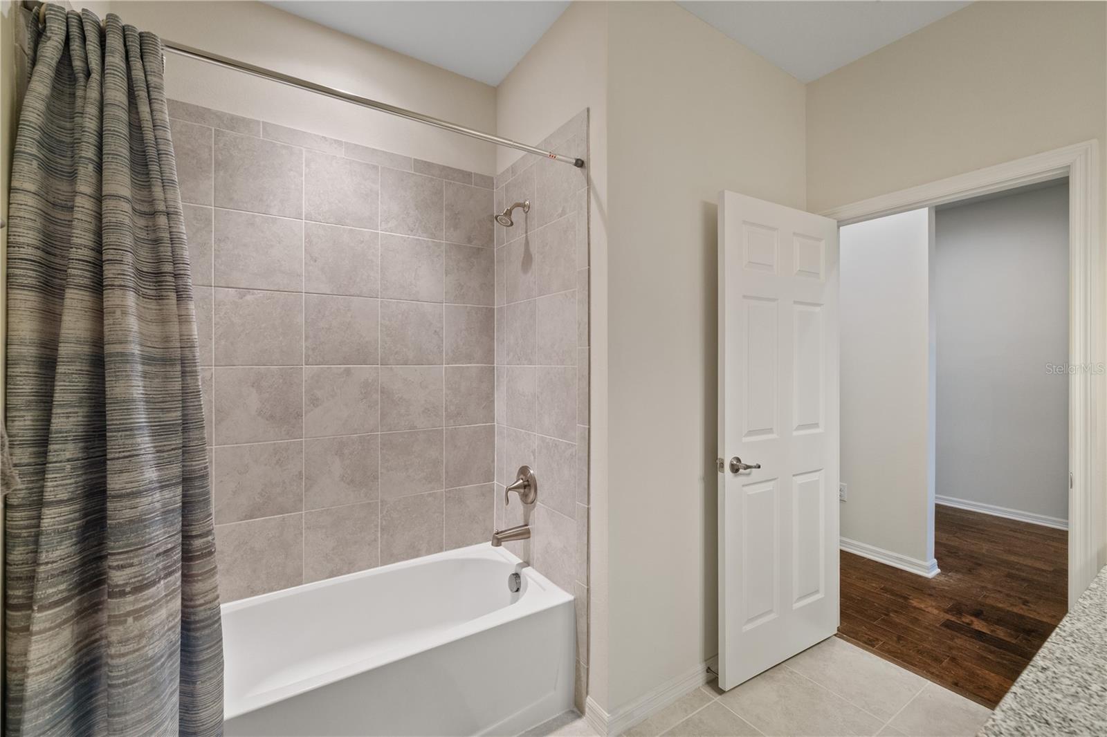 11608 DUBLIN GRAFTON DR — photo 43