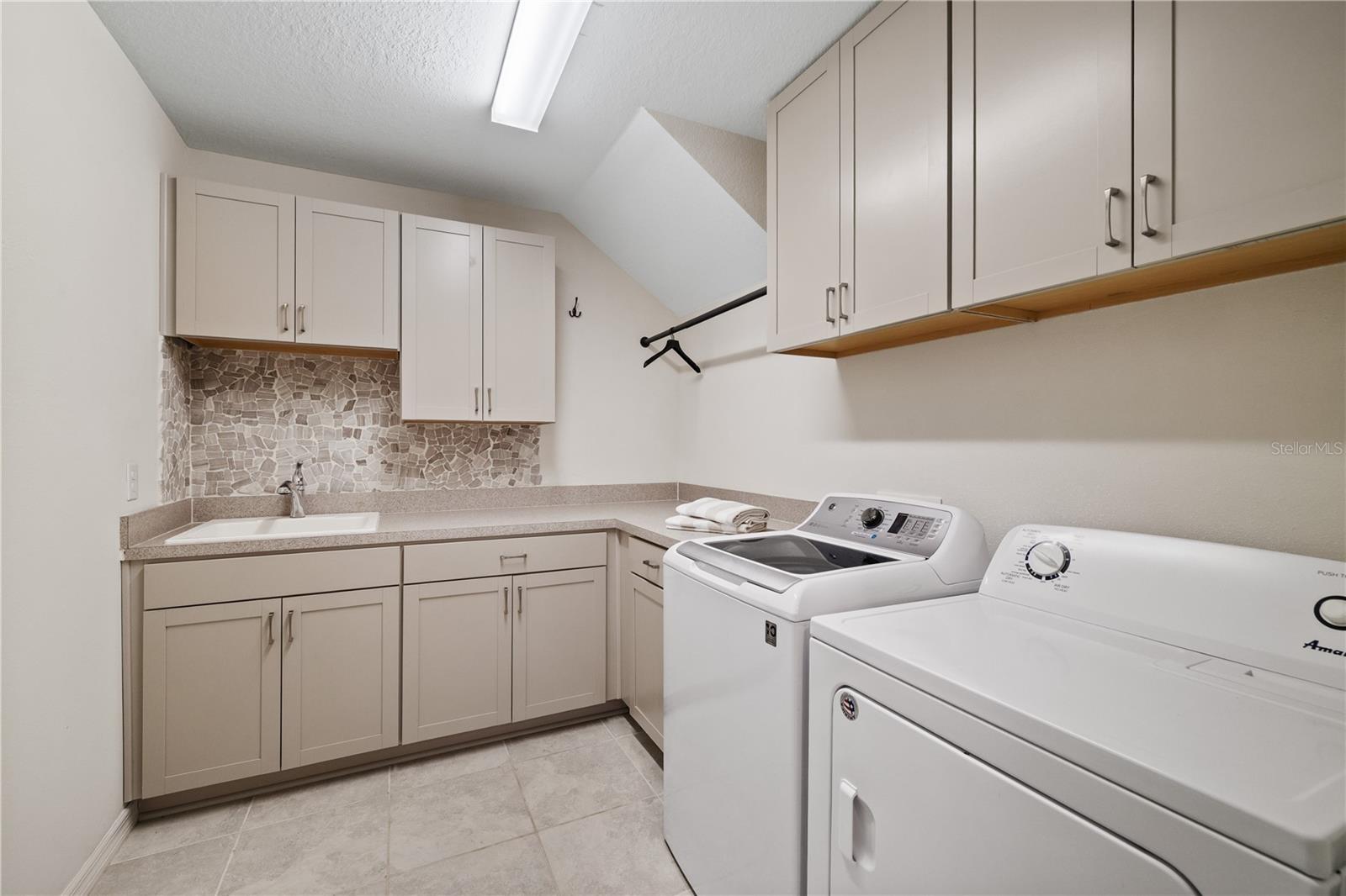 11608 DUBLIN GRAFTON DR — photo 60