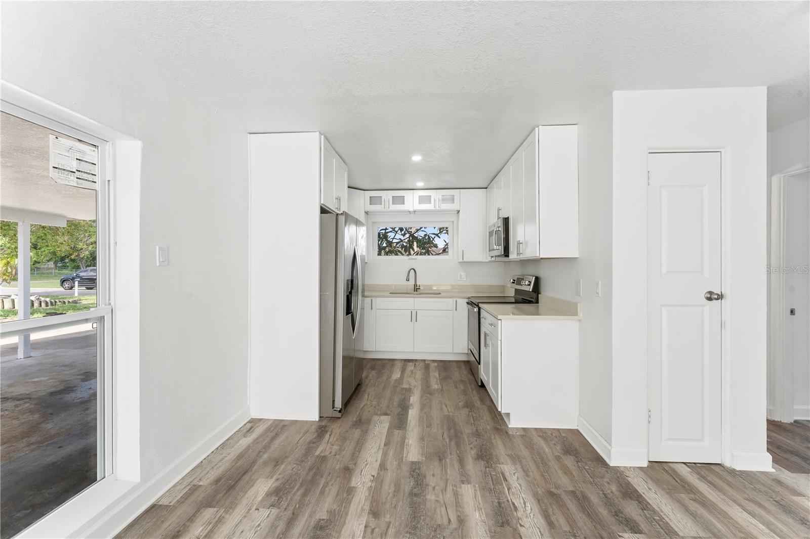 6221 FLORIDA CIR E — photo 4