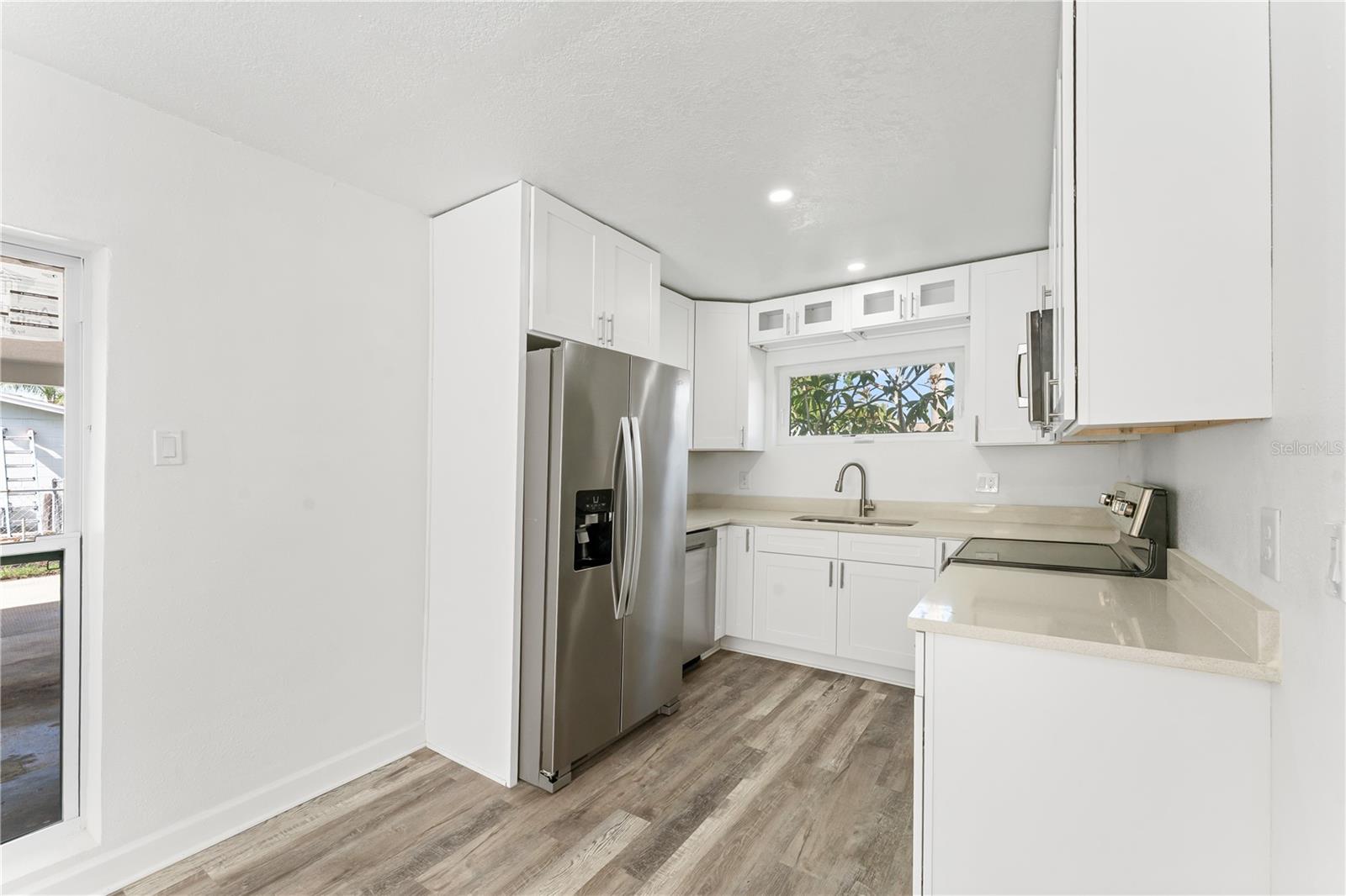 6221 FLORIDA CIR E — photo 3