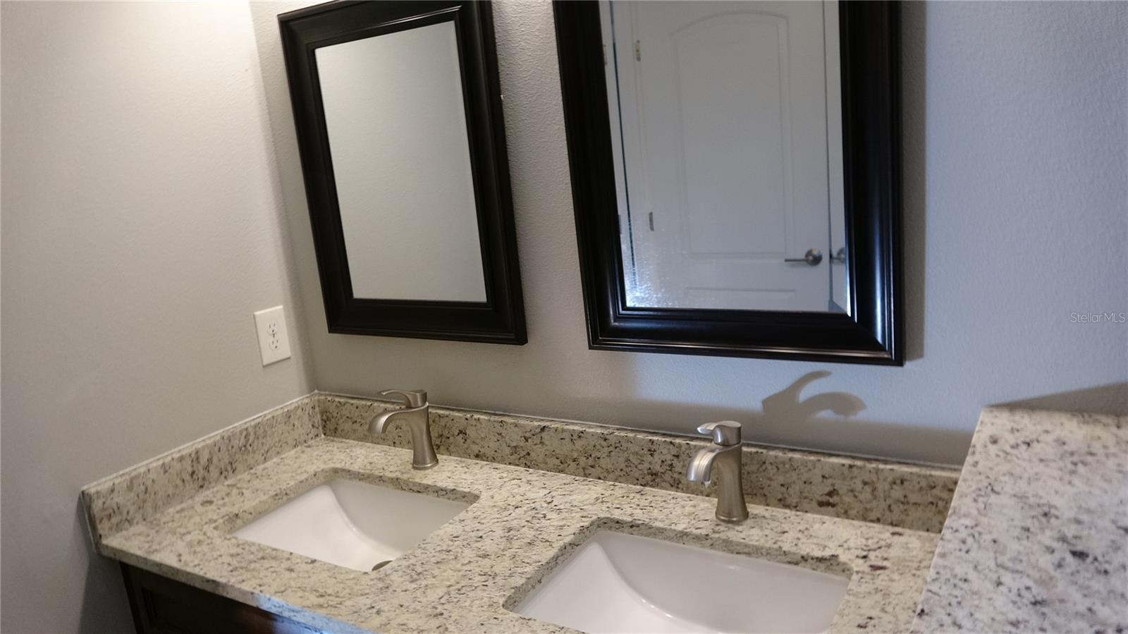 Home in NORTH PORT — photo 20
