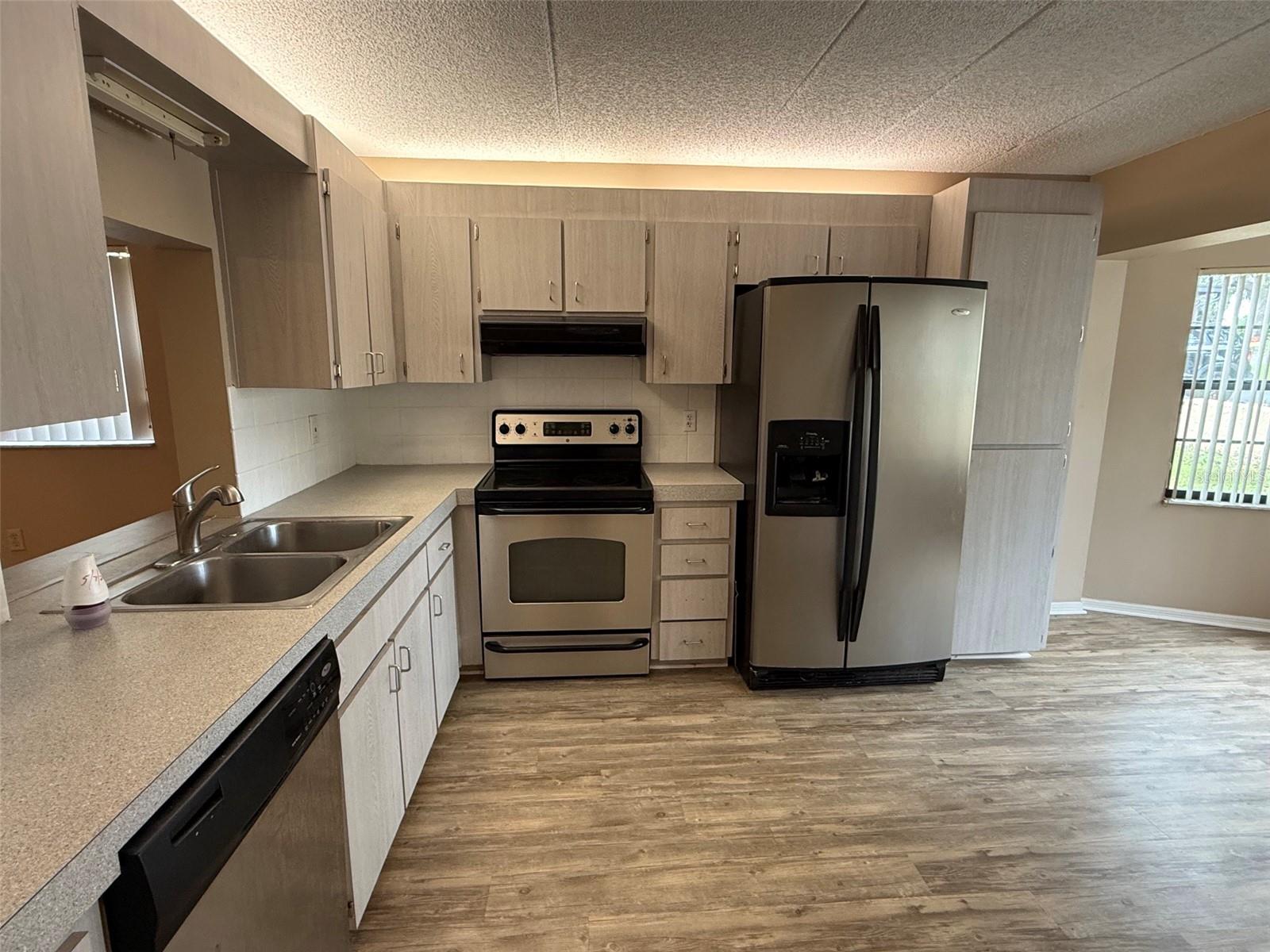 8621 SHADBLOW CT #4 — photo 6