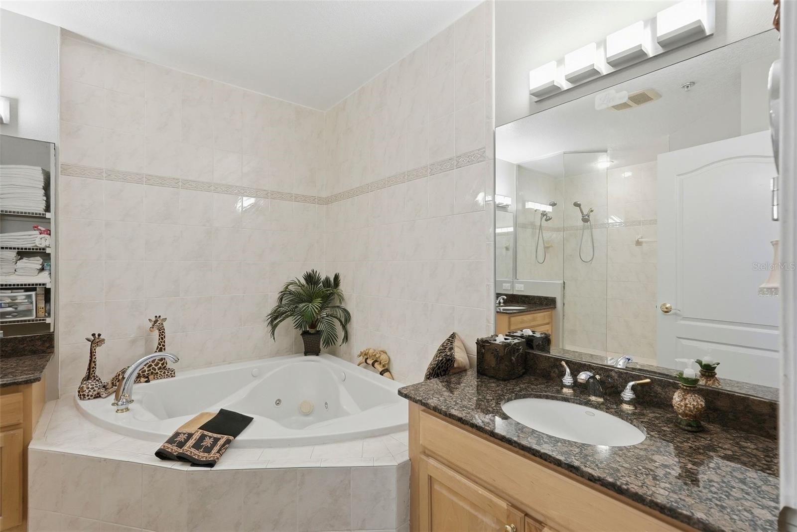 200 BRIGHTWATER DR #10 — photo 22