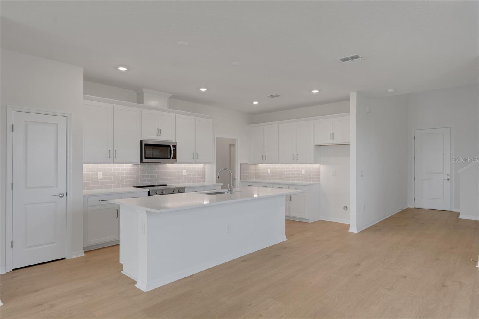 8132 SUNNY POINT TRL — photo 24