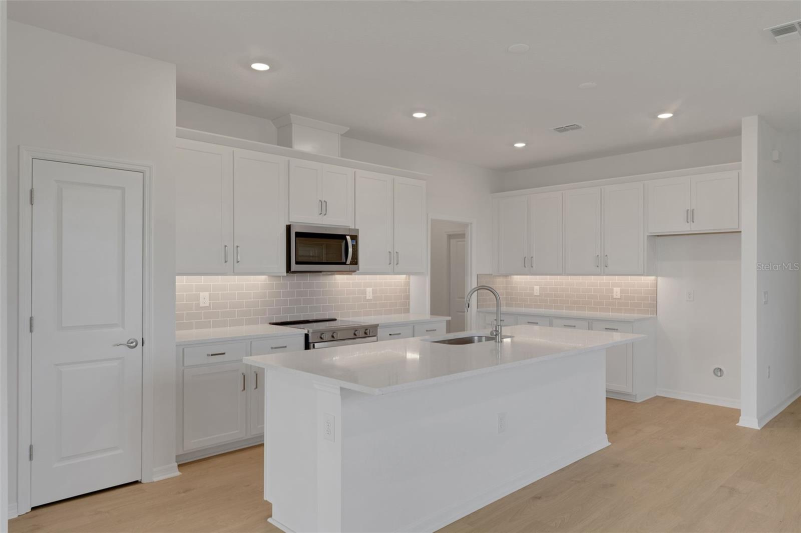 8132 SUNNY POINT TRL — photo 25