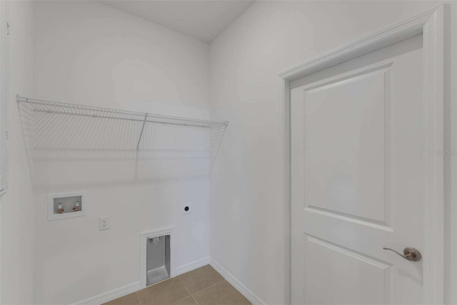 8132 SUNNY POINT TRL — photo 32