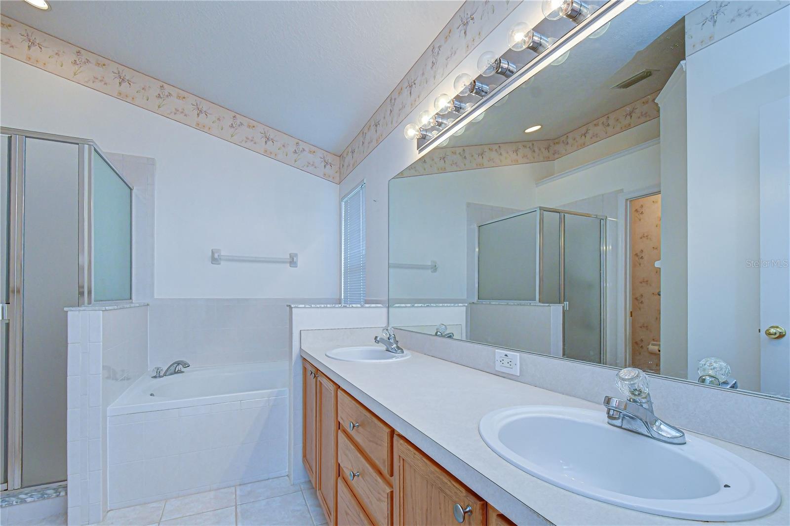18927 TWINBERRY DR — photo 22