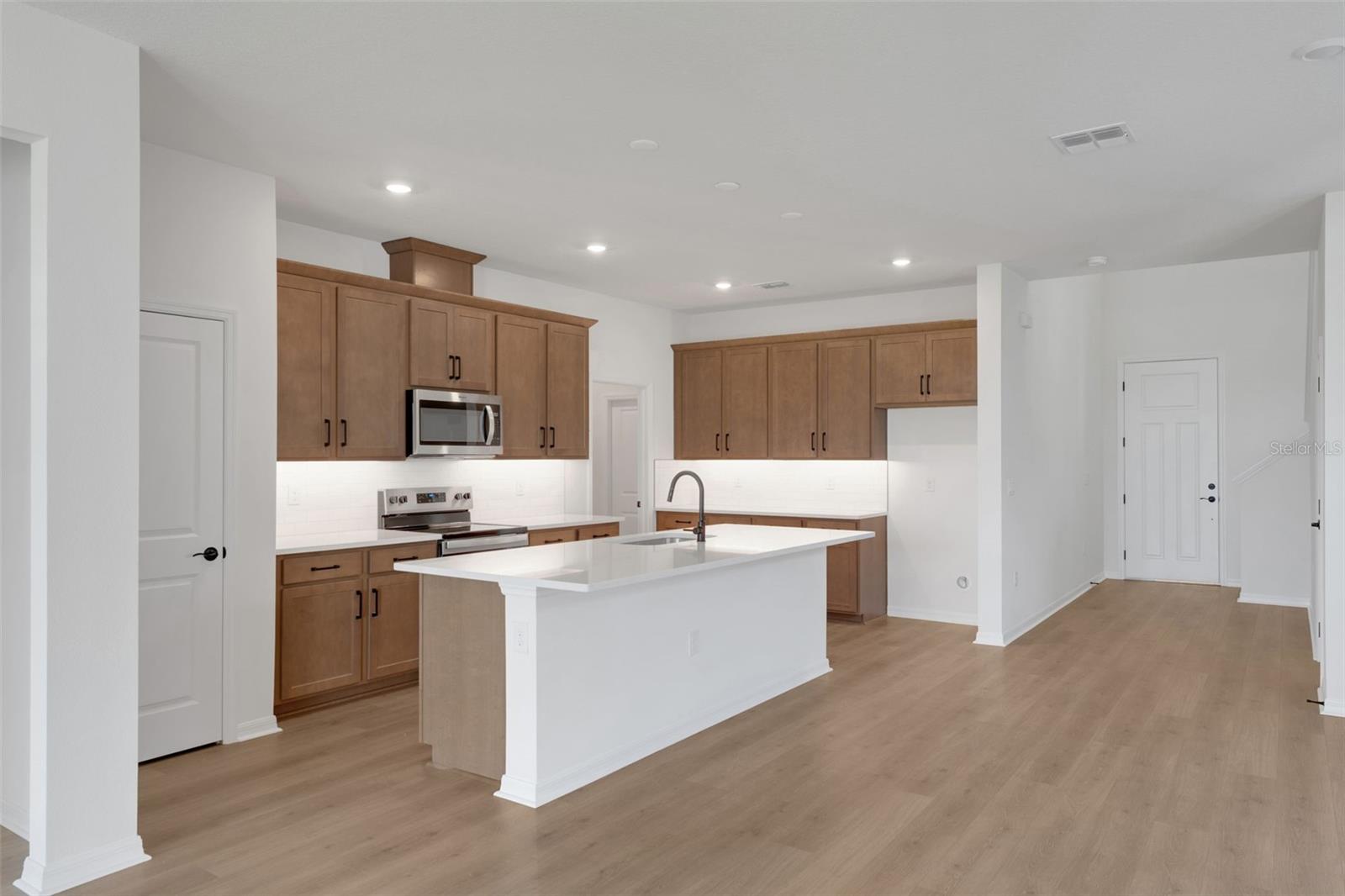 8120 SUNNY POINT TRL — photo 15