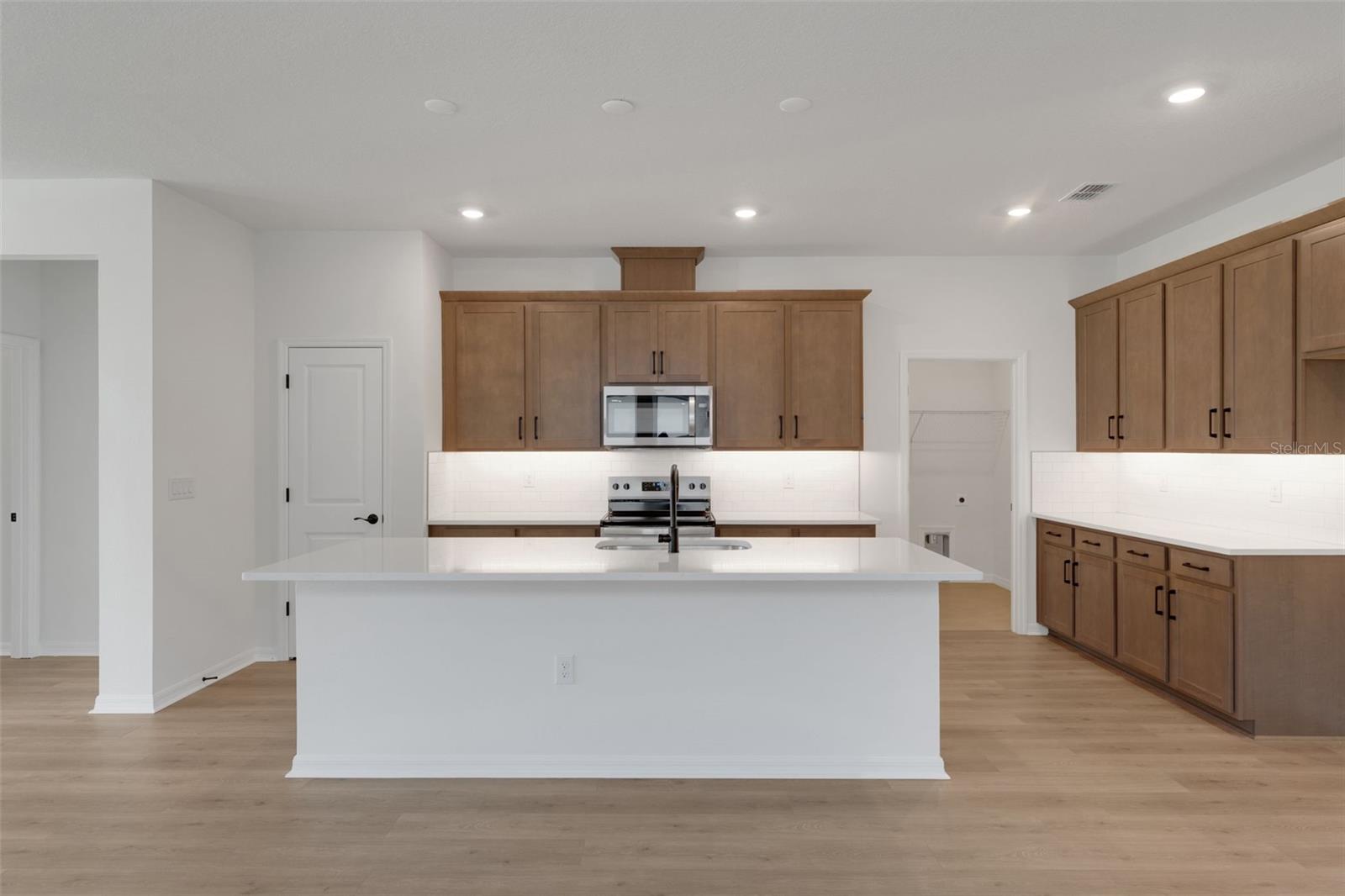 8120 SUNNY POINT TRL — photo 17