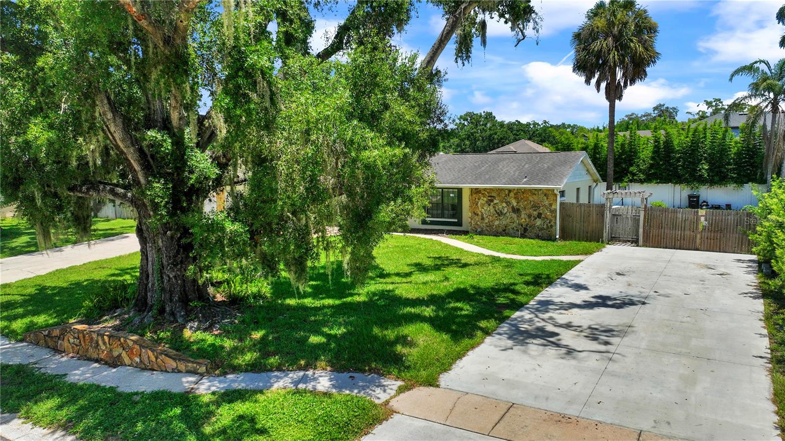 13603 WESTSHIRE DR — photo 8