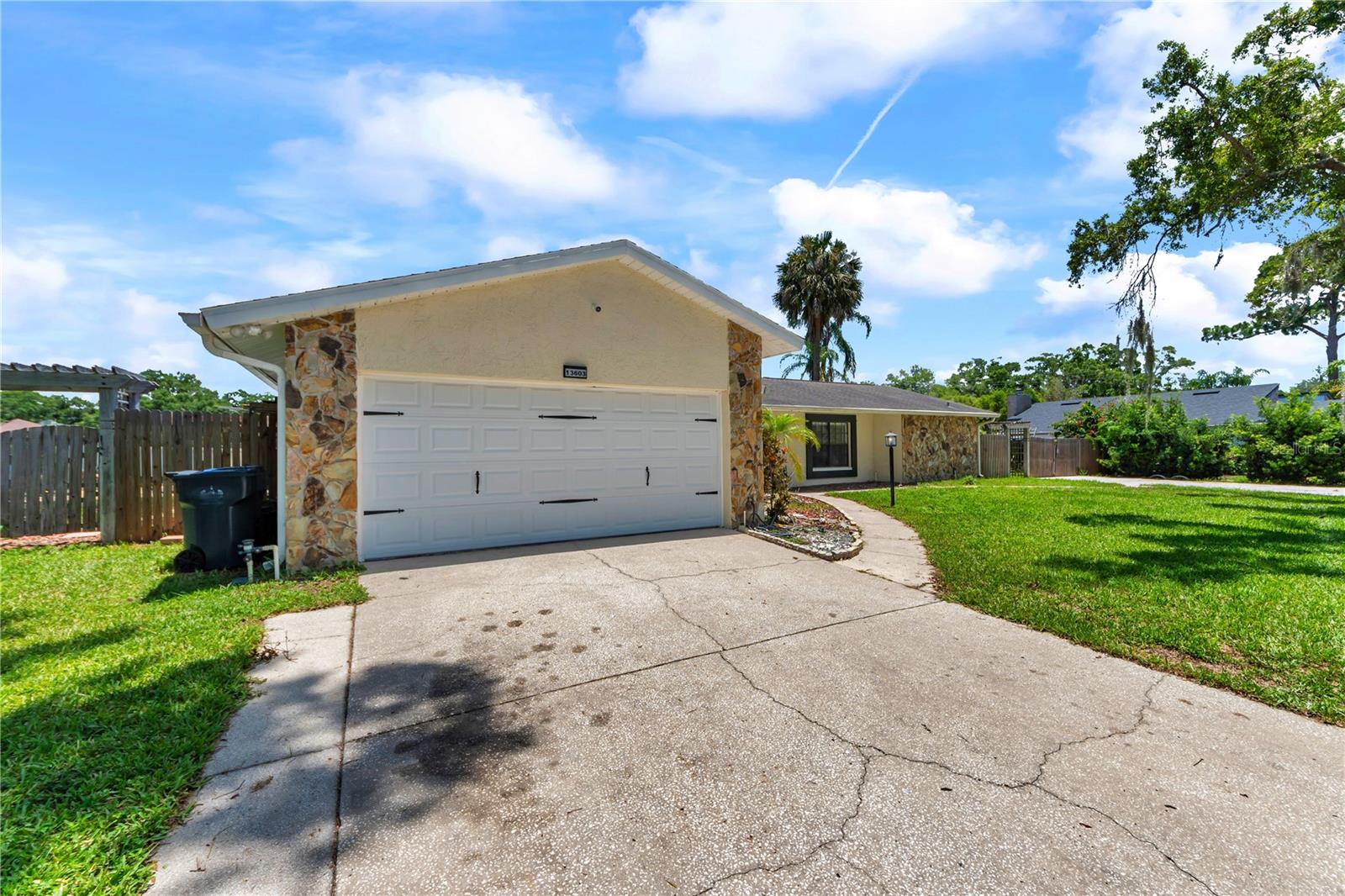 13603 WESTSHIRE DR — photo 3