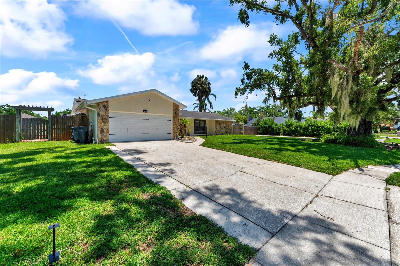 13603 WESTSHIRE DR — photo 4