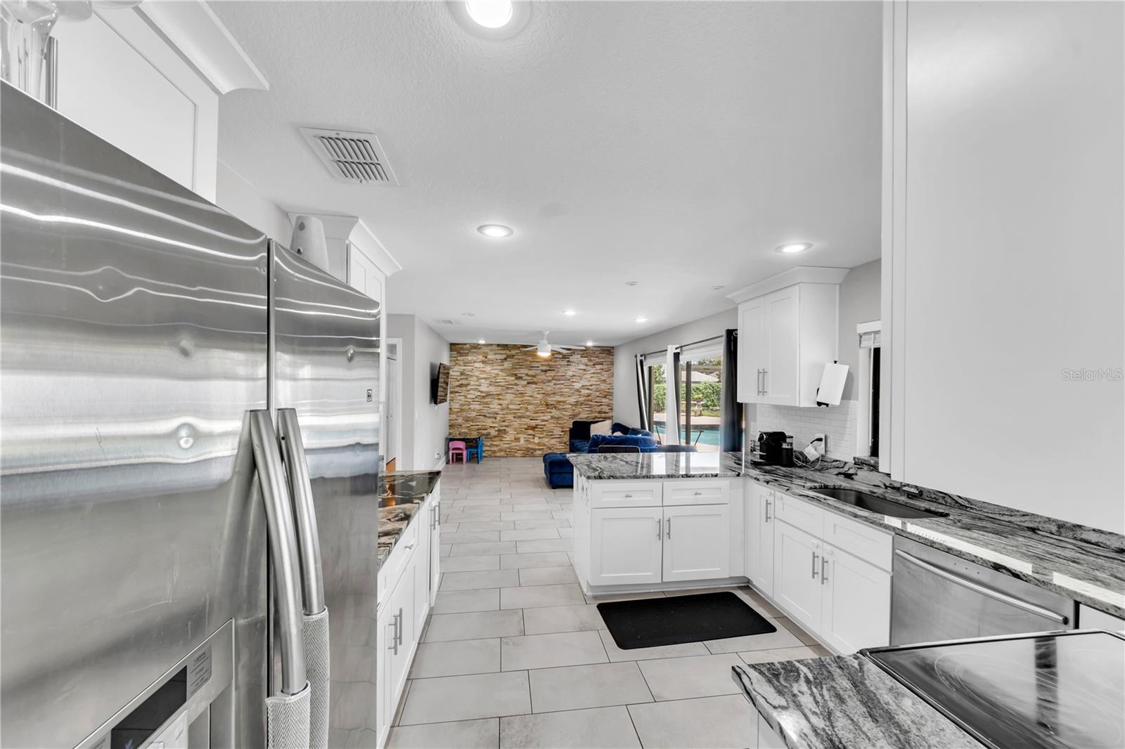 13603 WESTSHIRE DR — photo 30
