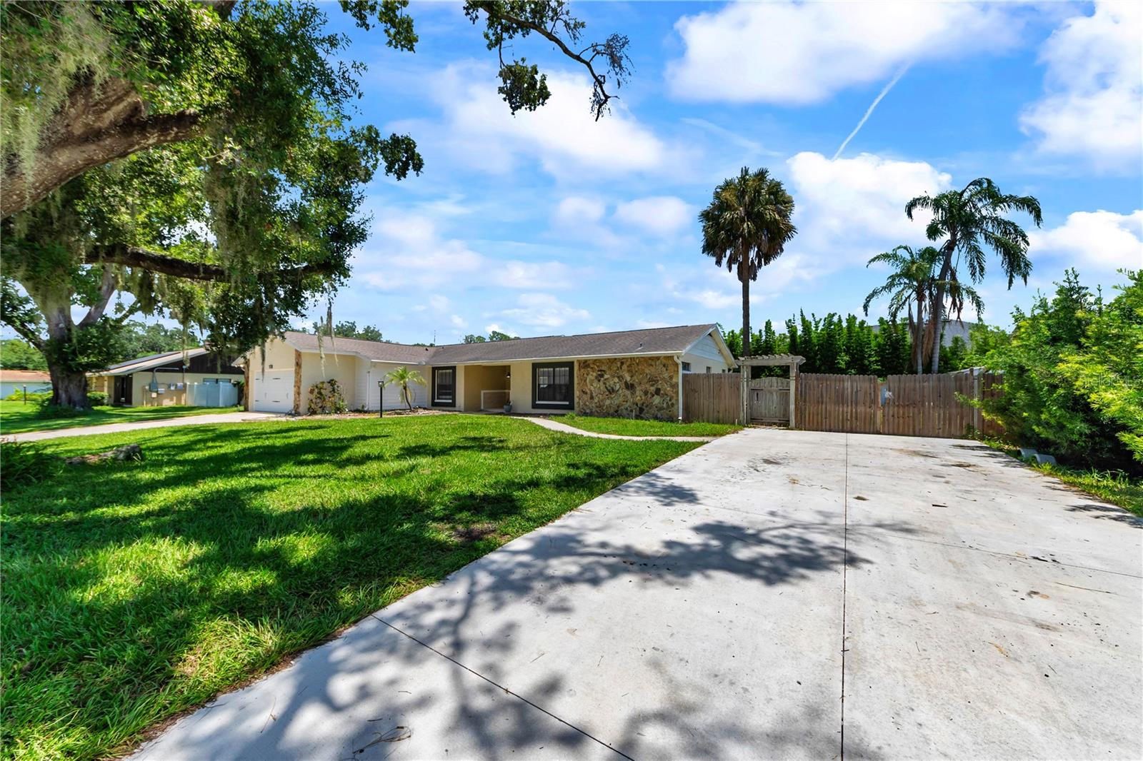 13603 WESTSHIRE DR — photo 6