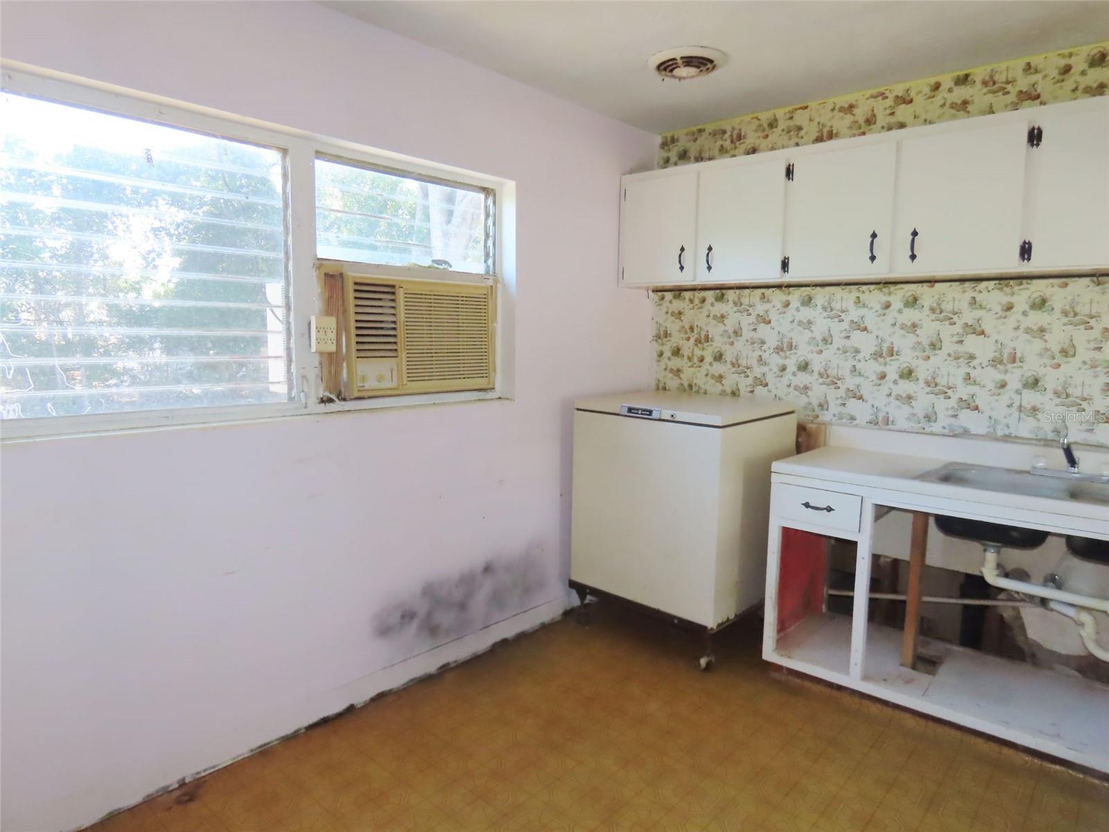 3911 W LEILA AVE — photo 7