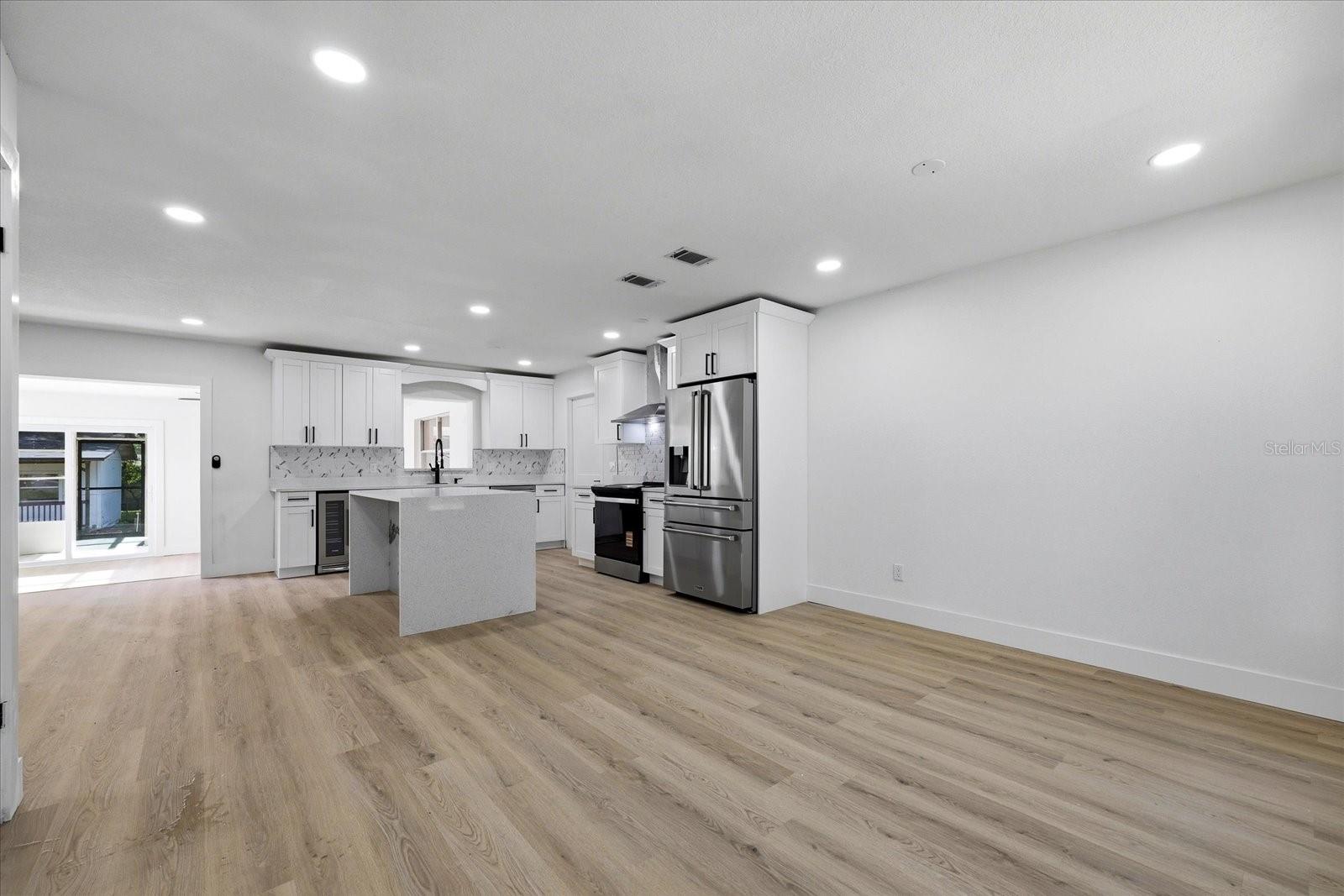 3304 KING RICHARD CT — photo 5