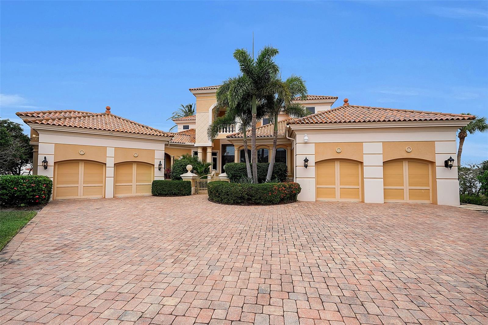 1541 CARIBBEAN DR — photo 32