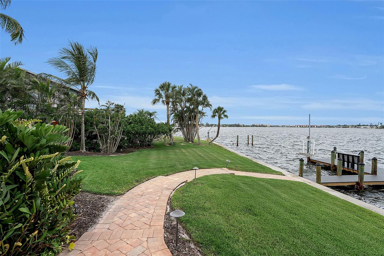 1541 CARIBBEAN DR — photo 25