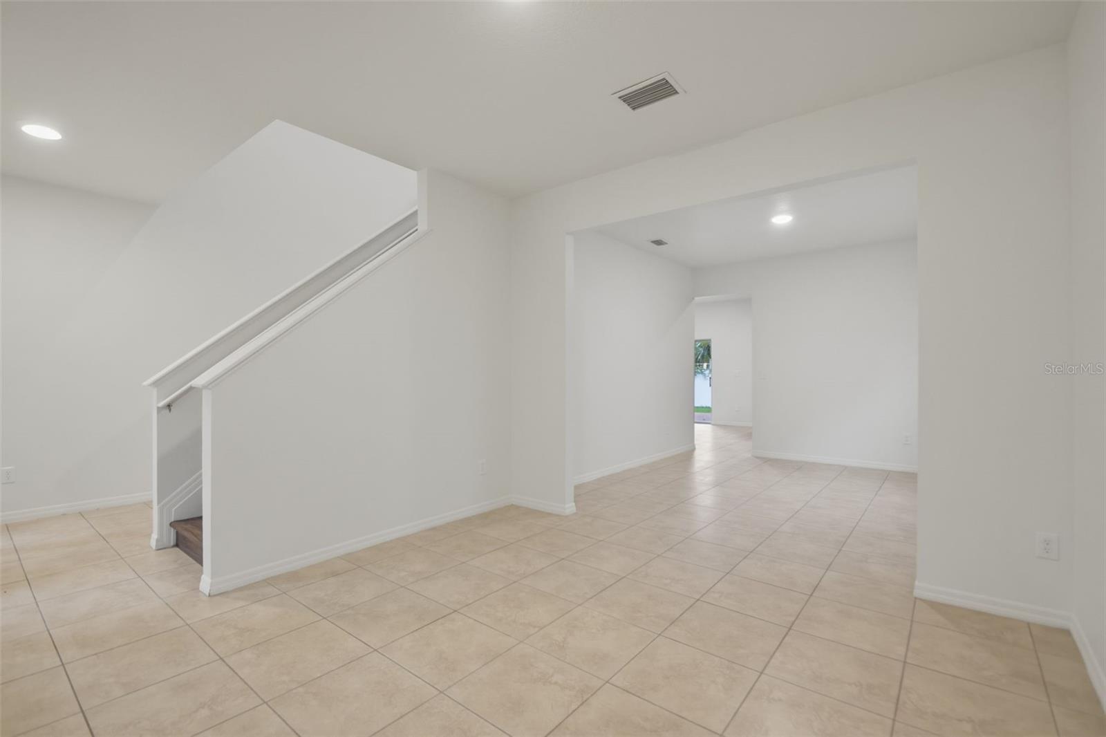 5654 AARON CT — photo 8