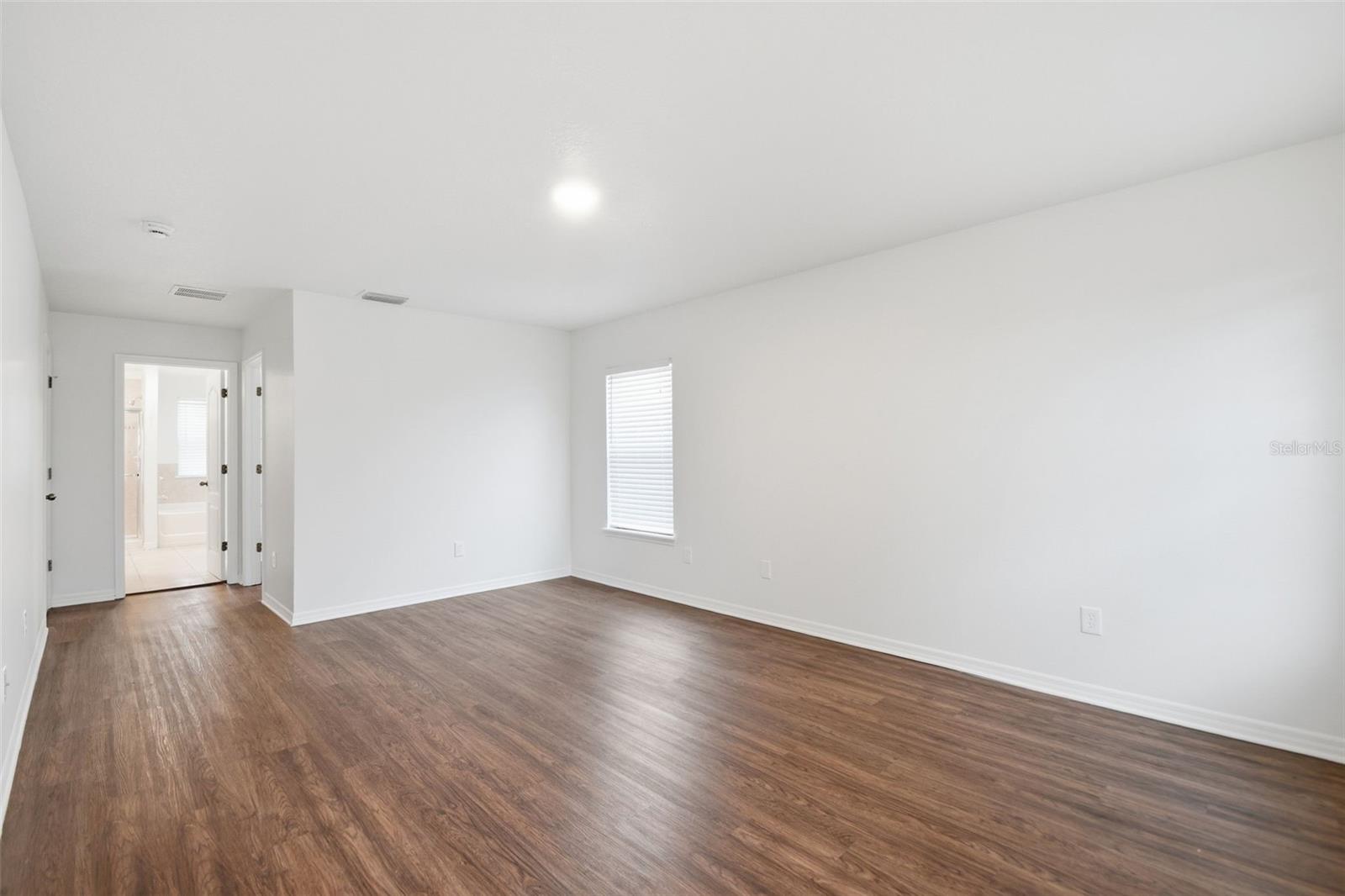 5654 AARON CT — photo 32