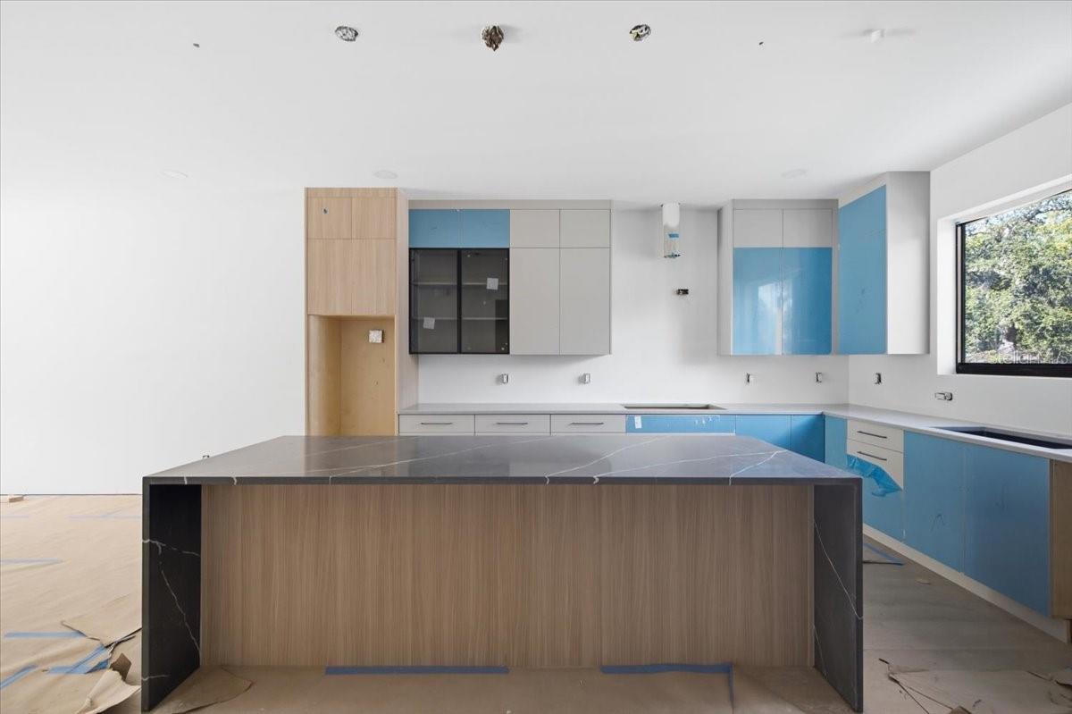 2119 N OLA AVE — photo 13