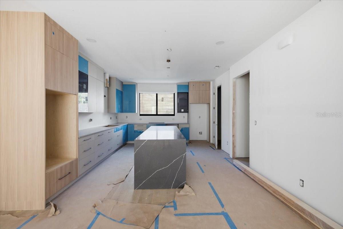 2119 N OLA AVE — photo 16