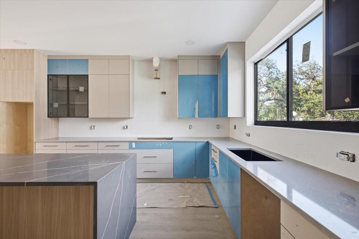 2119 N OLA AVE — photo 14