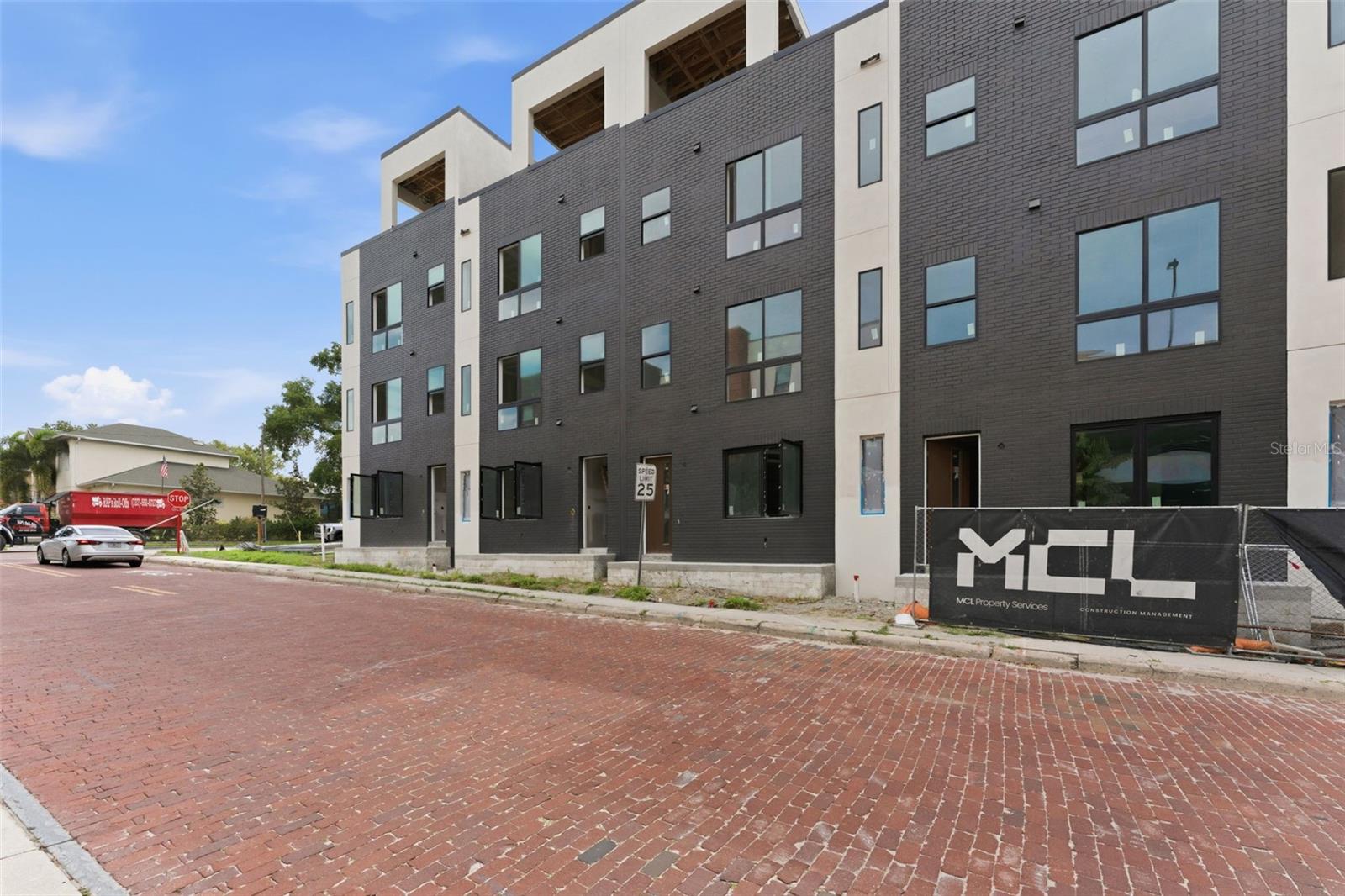 2119 N OLA AVE — photo 38