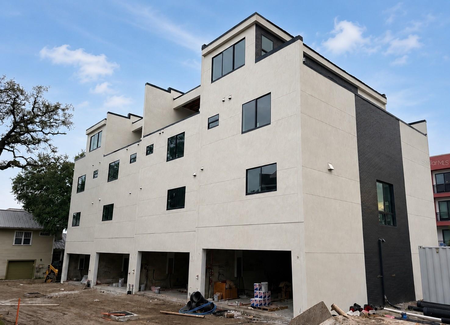 2119 N OLA AVE — photo 3