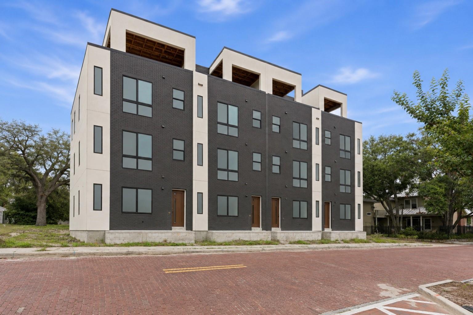 2119 N OLA AVE — photo 2