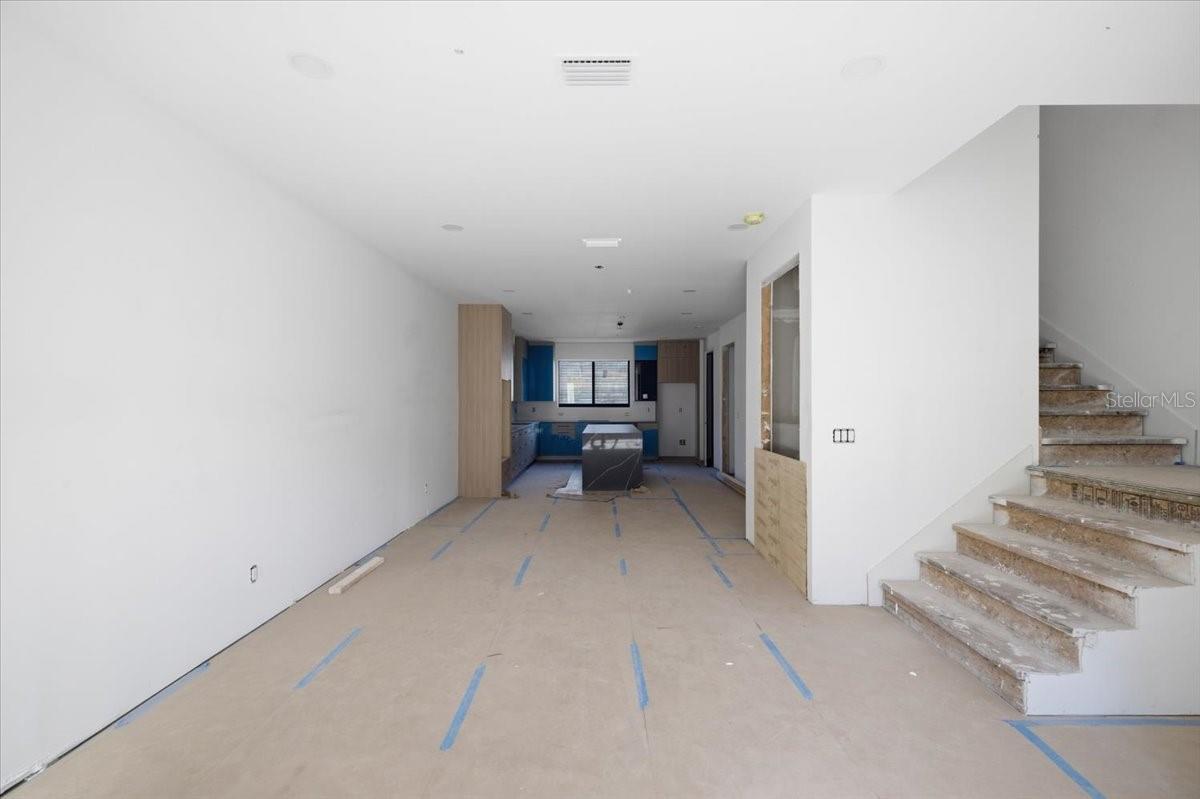 2119 N OLA AVE — photo 23