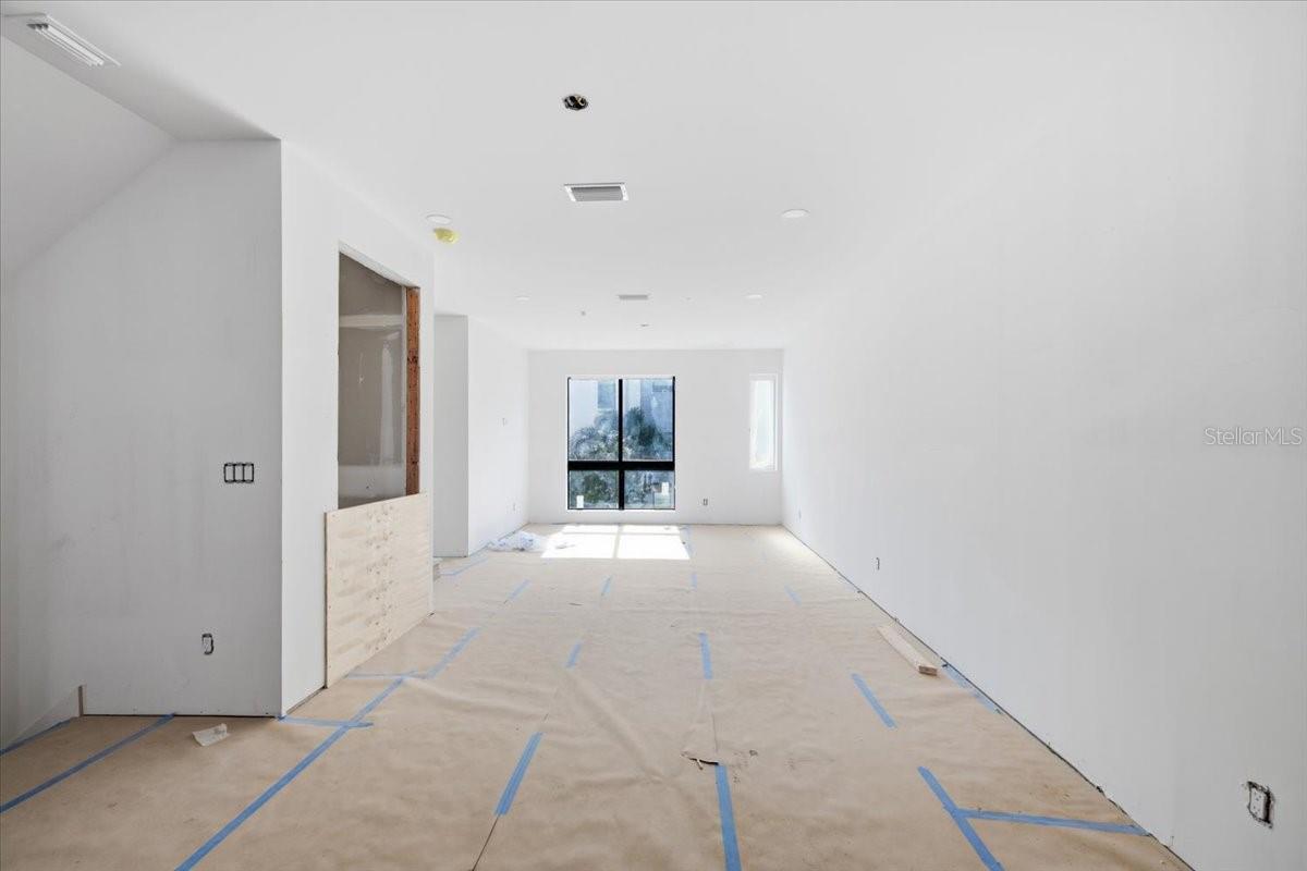 2119 N OLA AVE — photo 17