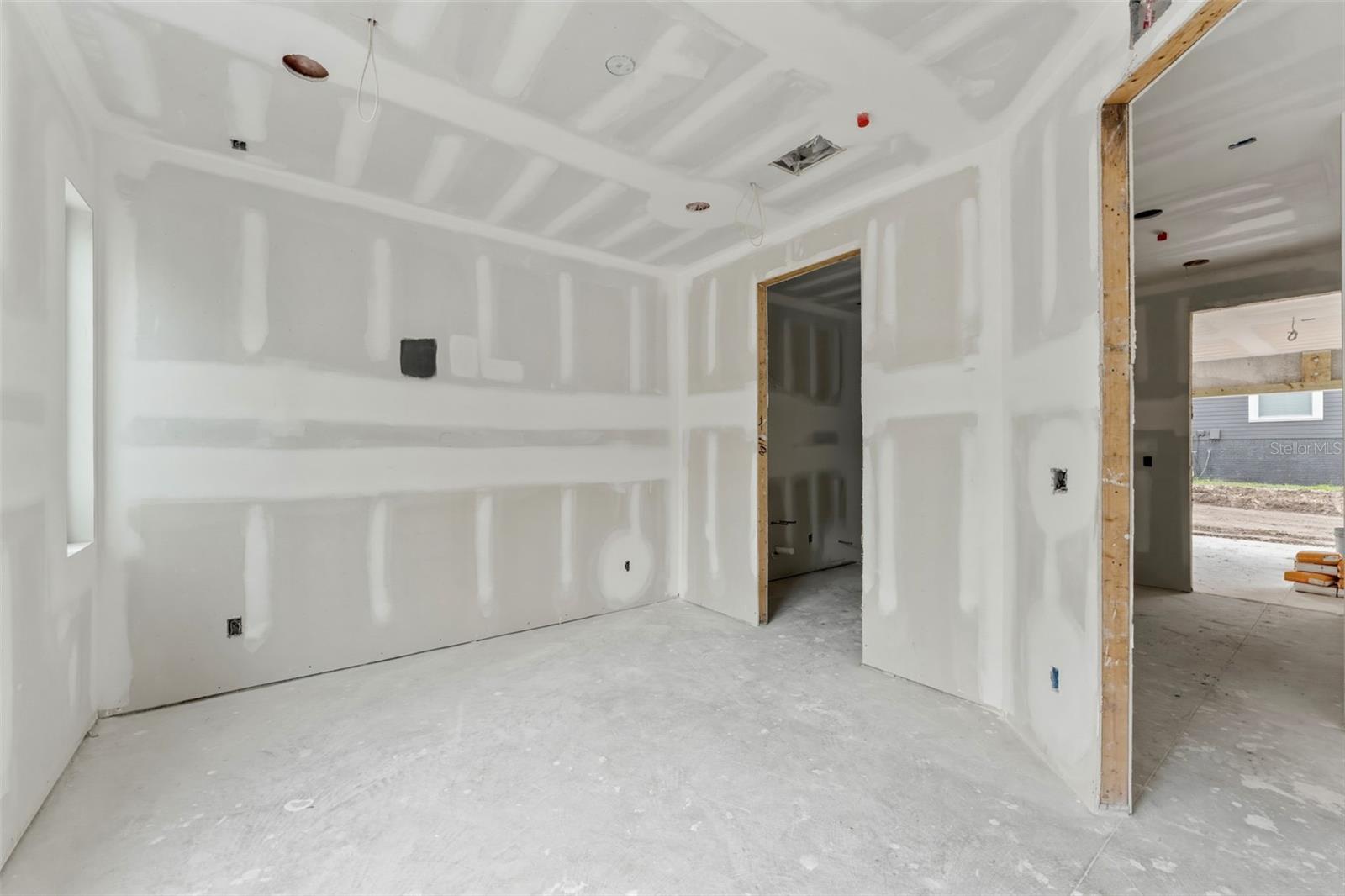 2119 N OLA AVE — photo 25