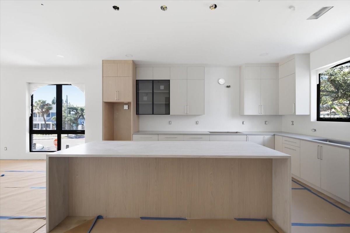 2119 N OLA AVE — photo 5
